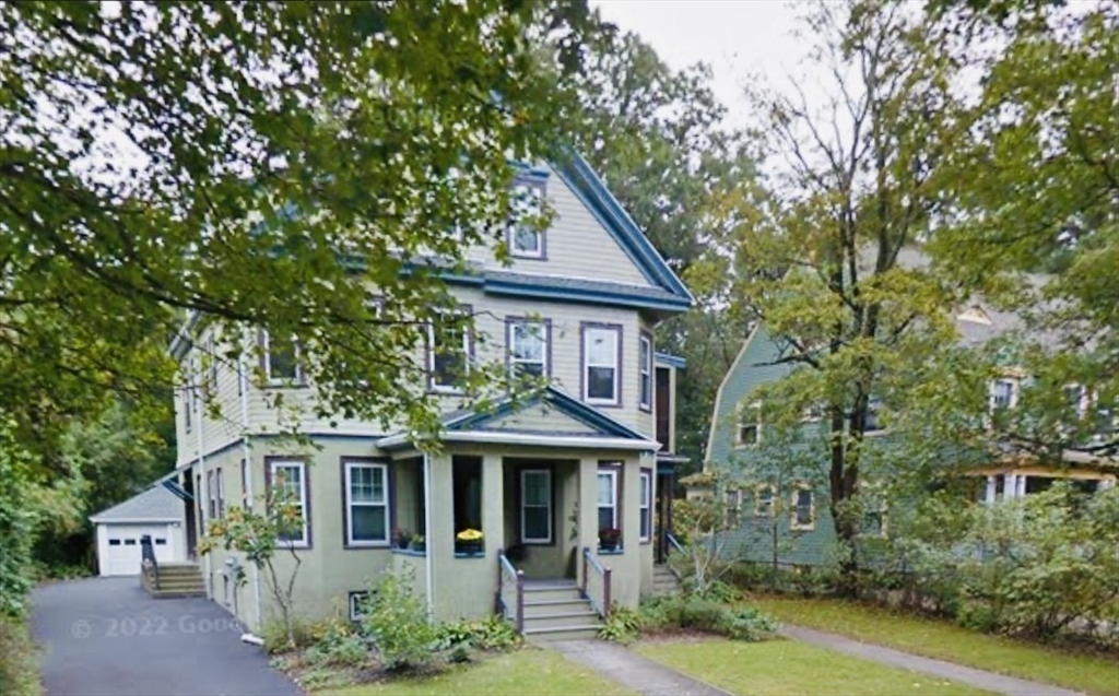 266 Lake Ave, Newton