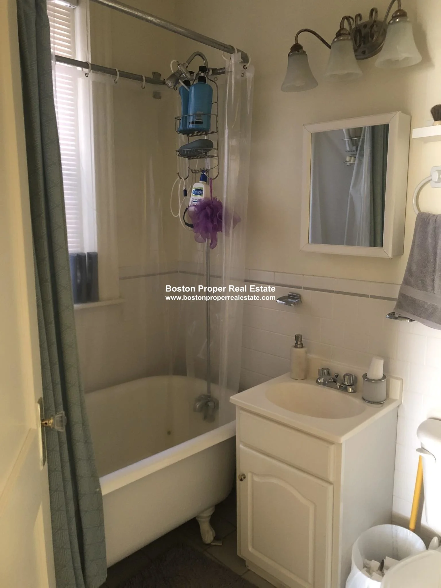 100 Queensberry St, Fenway