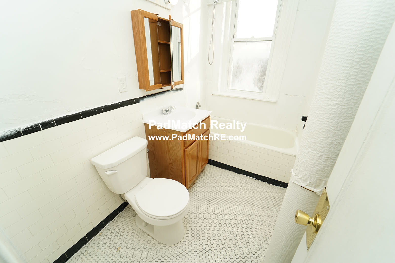 1687 Commonwealth Ave, Brighton