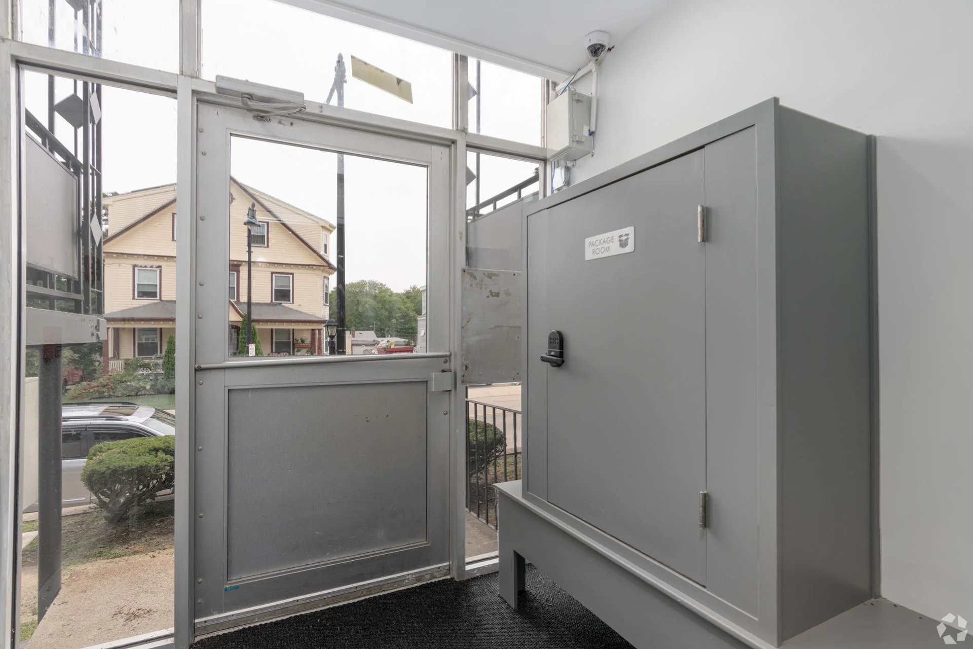 1045 River St, Hyde Park