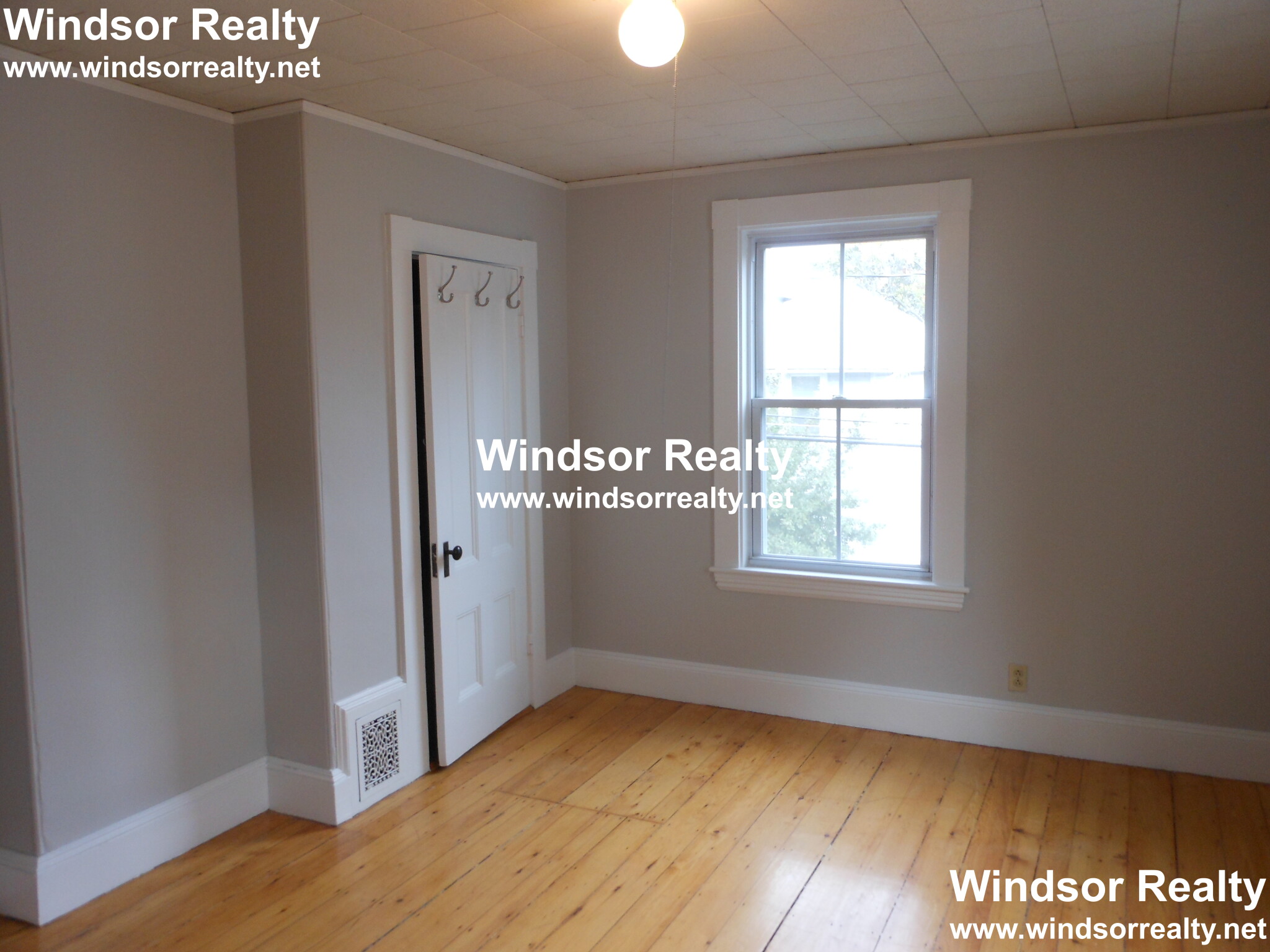 78 Charlesbank Rd, Newton Corner