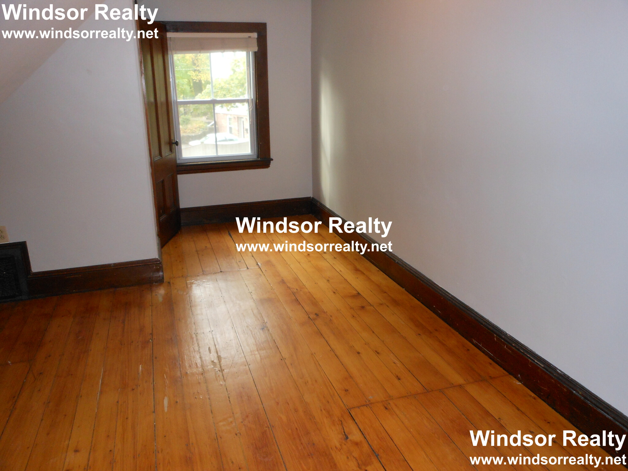 78 Charlesbank Rd, Newton Corner