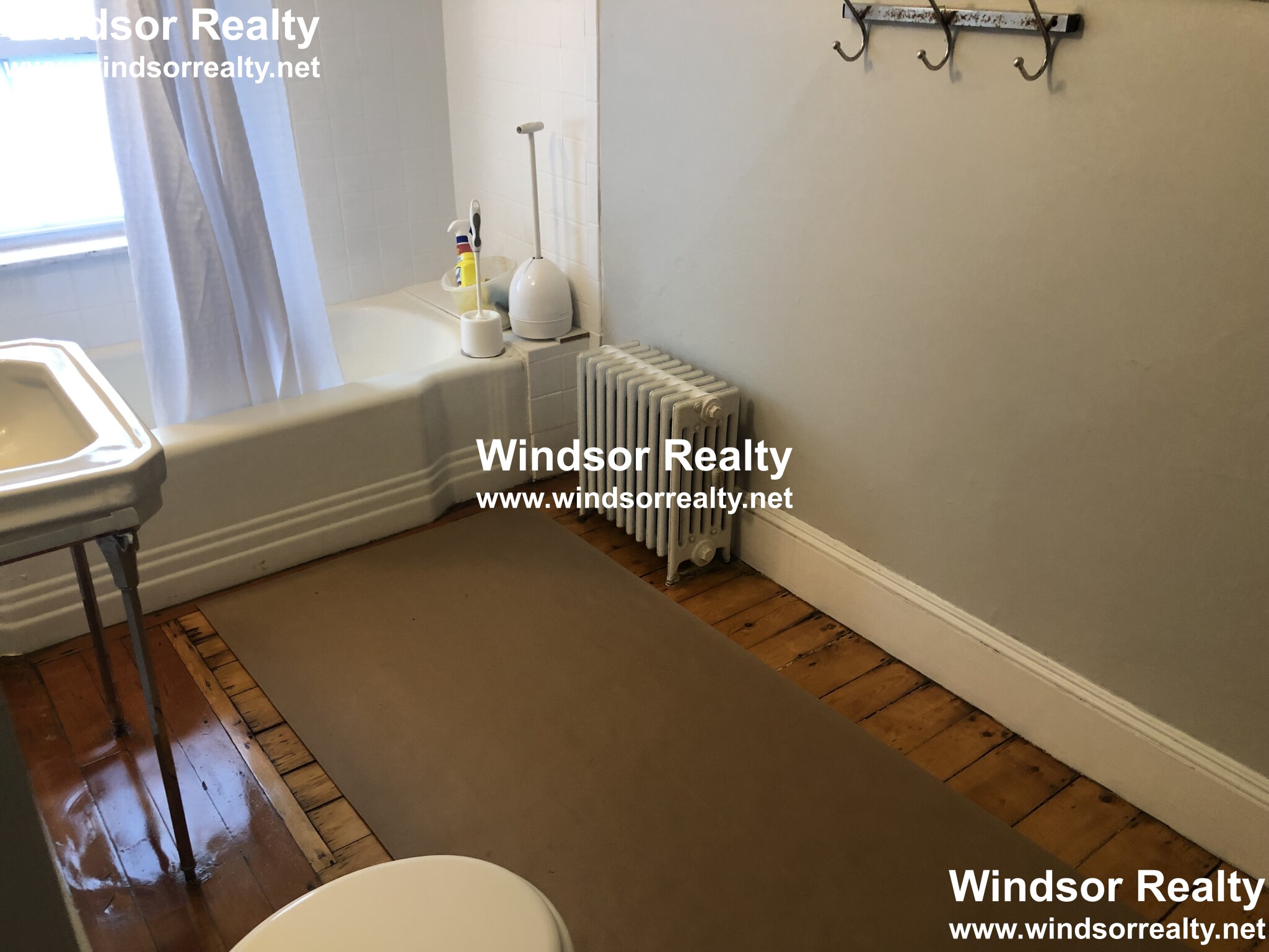 78 Charlesbank Rd, Newton Corner