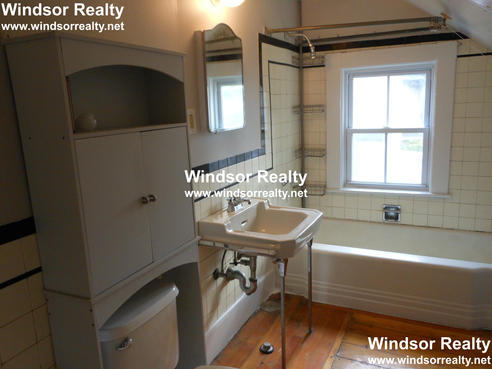 78 Charlesbank Rd, Newton Corner