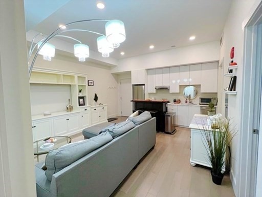 121 Portland St, Bulfinch Crossing