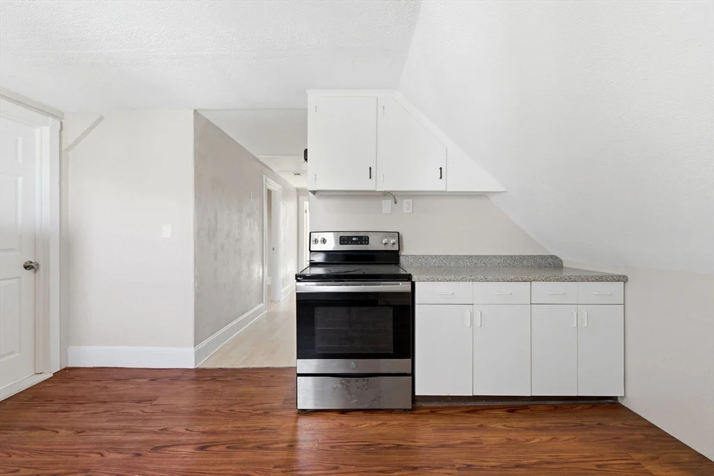 21 John St, Attleboro