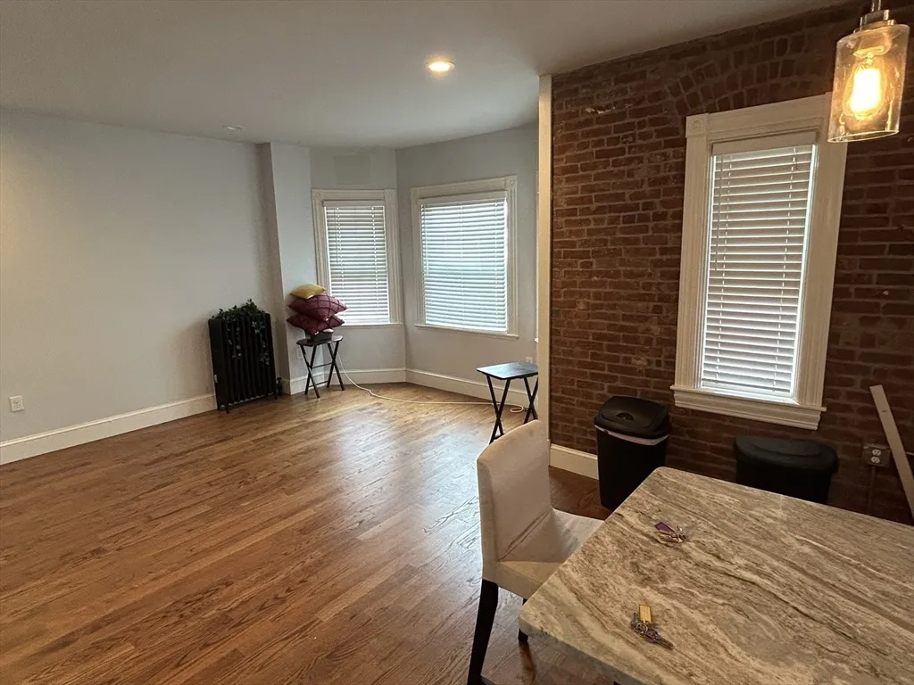 495 Broadway, South Medford