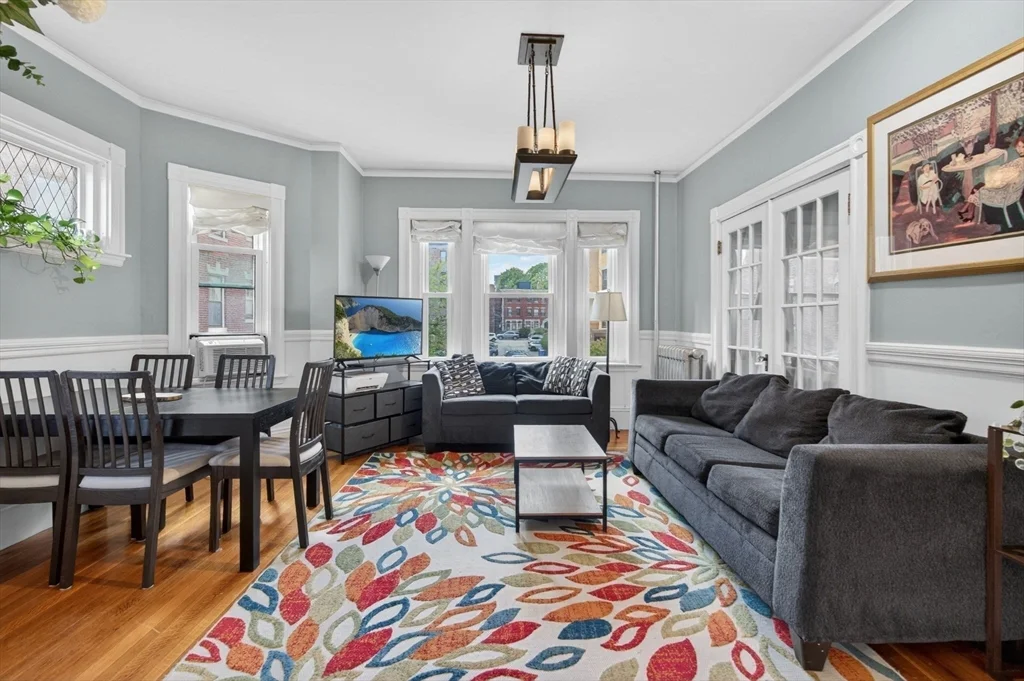 17 Park Vale, Coolidge Corner