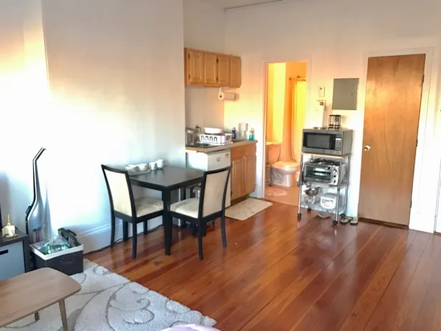 1077 Beacon St, Longwood