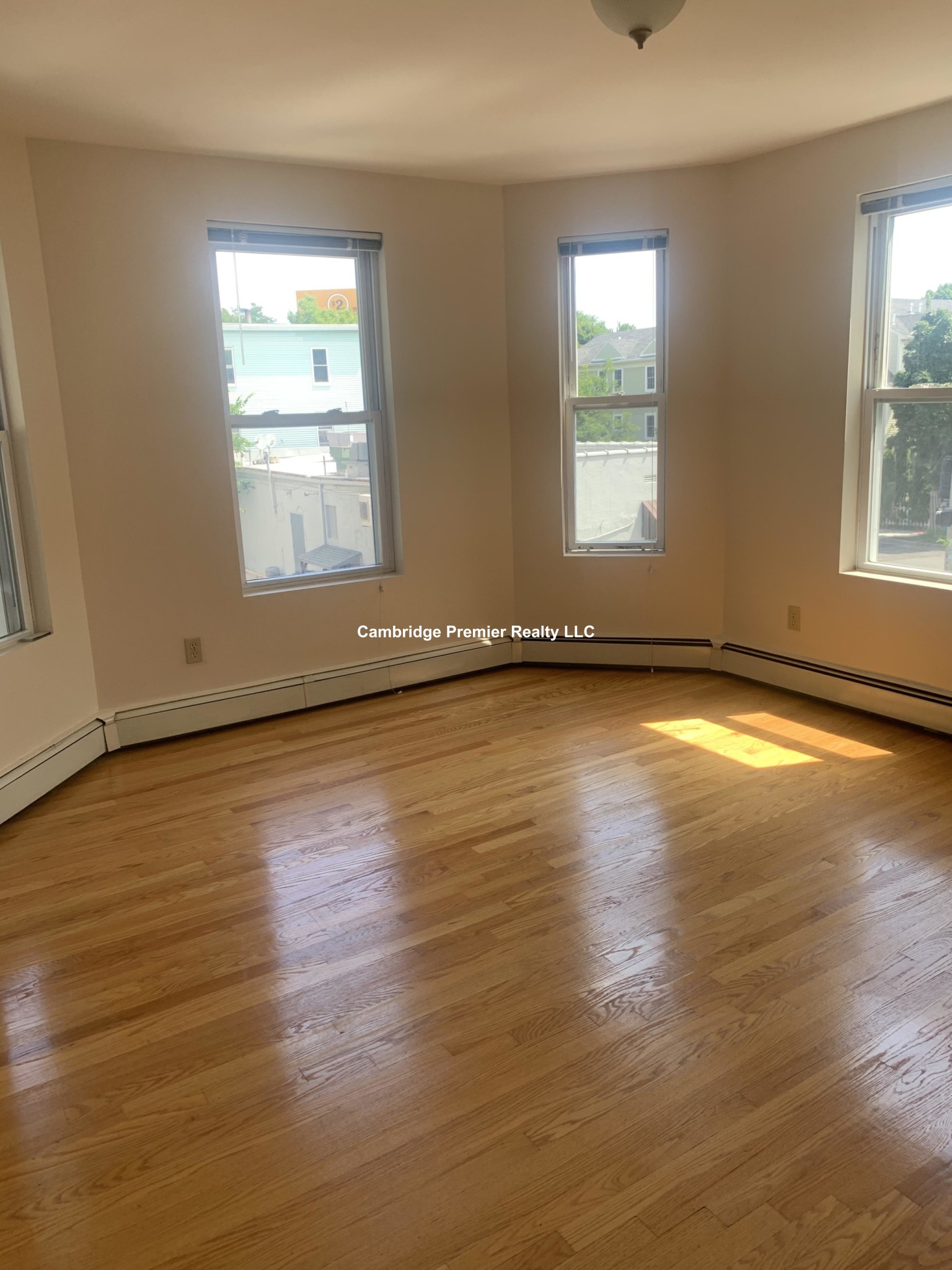 275 Putnam Ave, Riverside