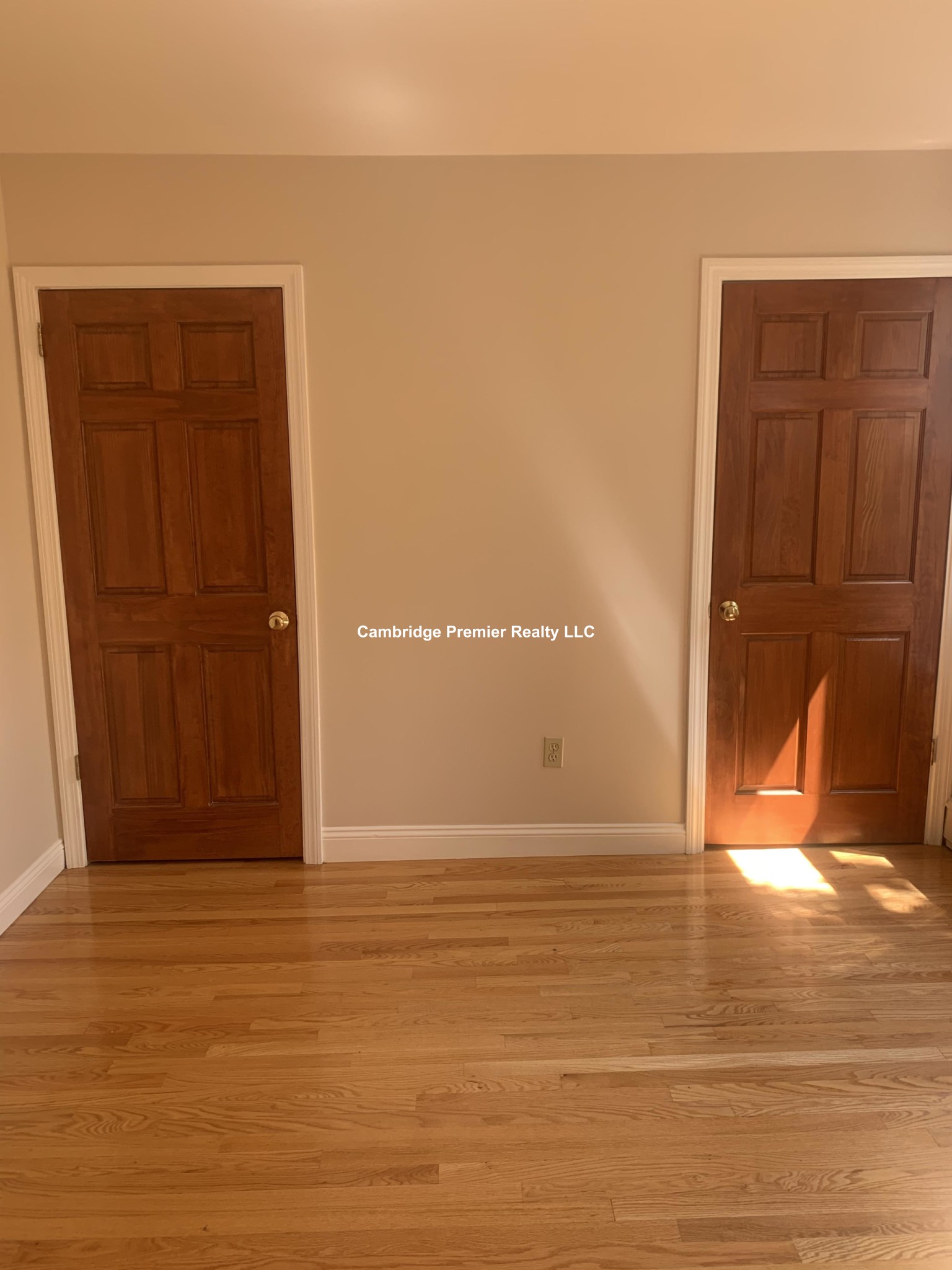 275 Putnam Ave, Riverside