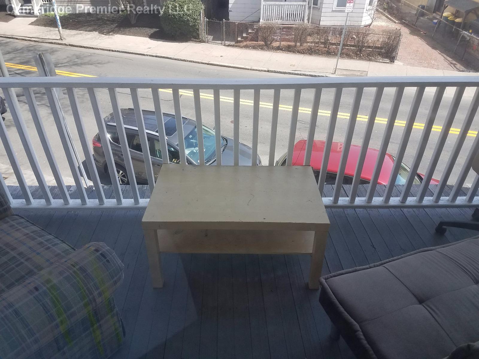 275 Putnam Ave, Riverside