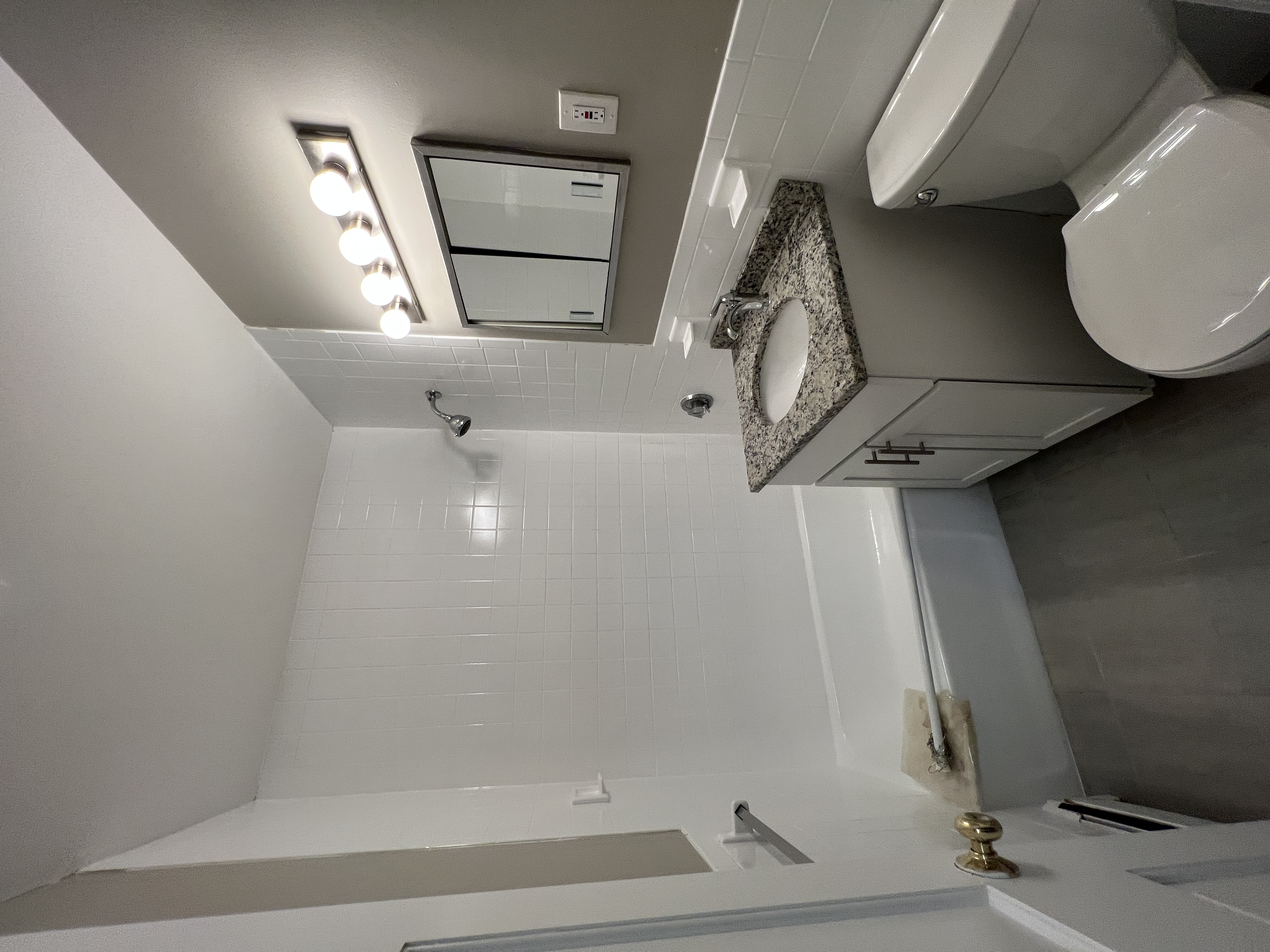 290 Grove St, Auburndale