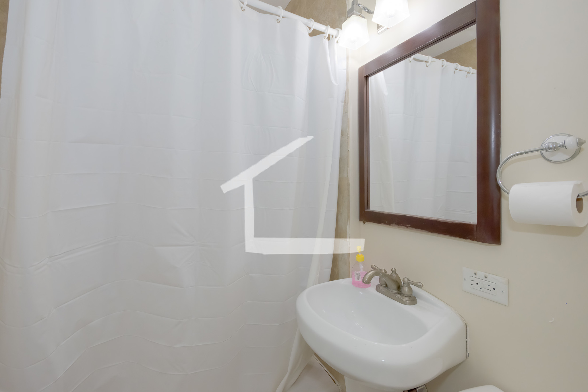 887 Huntington Ave, Mission Hill