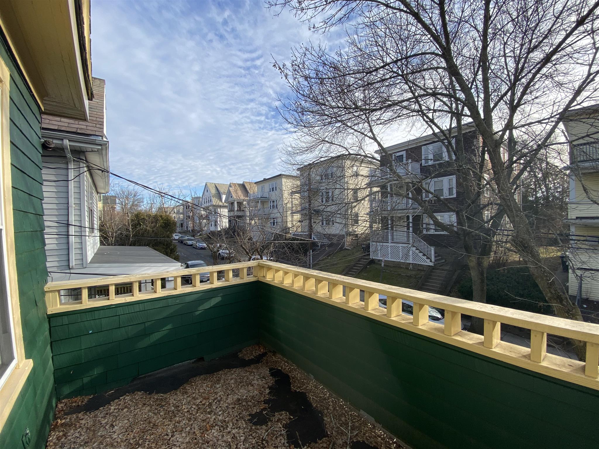 3 bed, 1 bath apartment for rent at 45 Clarendon Ave Unit 2, Davis Square — photo 4 of 9