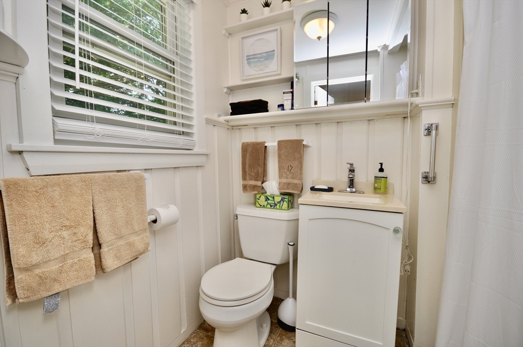 28 Cochituate Rd, Priscilla Beach