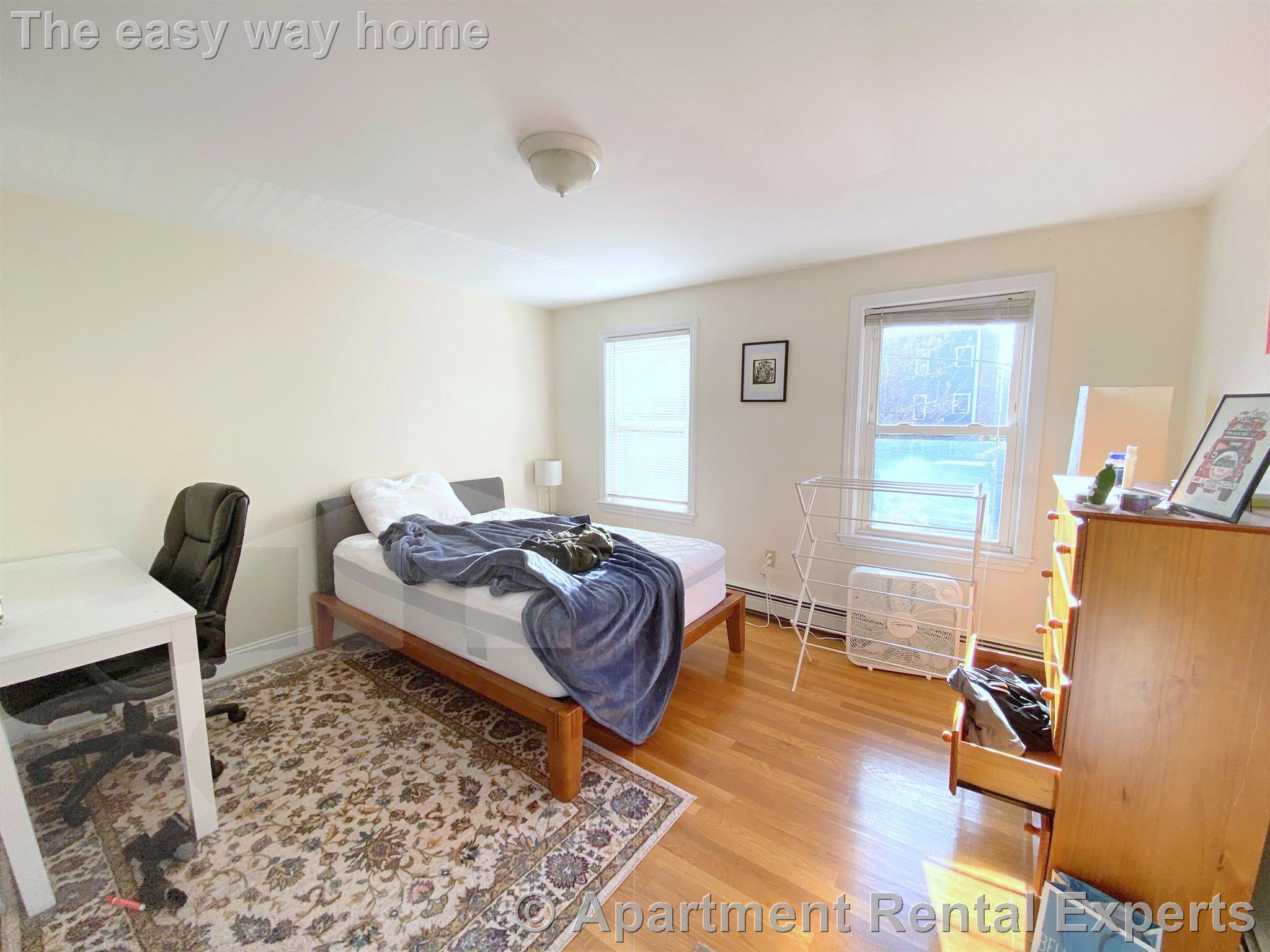 126 Pine St, Central Square