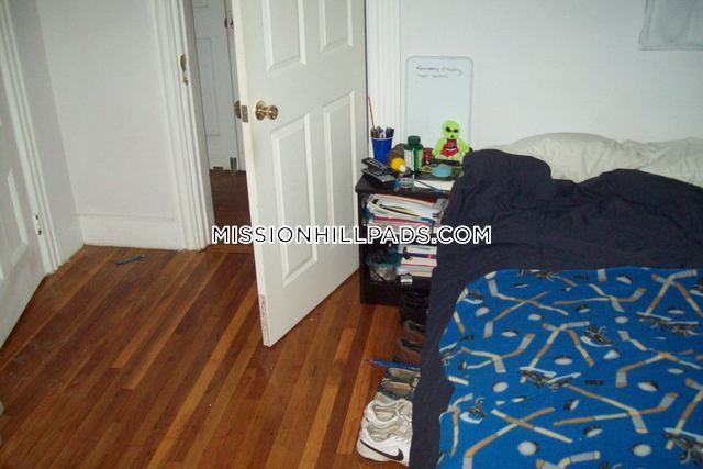 5 bed, 2 bath apartment for rent at 59 Hillside St Unit 3, Mission Hill — photo 45 of 54