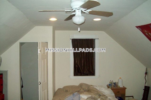 5 bed, 2 bath apartment for rent at 59 Hillside St Unit 3, Mission Hill — photo 47 of 54