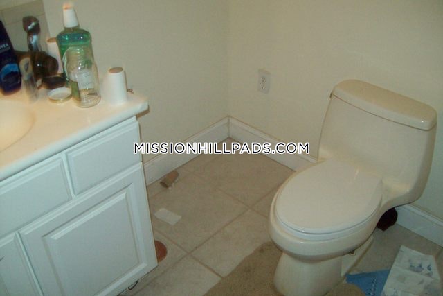 5 bed, 2 bath apartment for rent at 59 Hillside St Unit 3, Mission Hill — photo 48 of 54