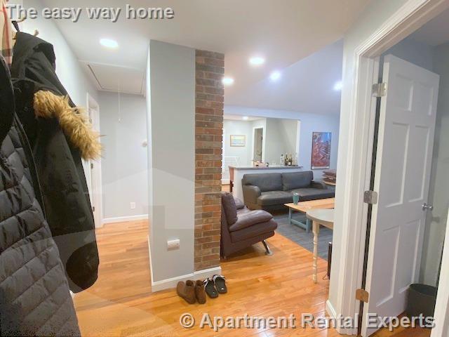 521 Main St, Magoun Square