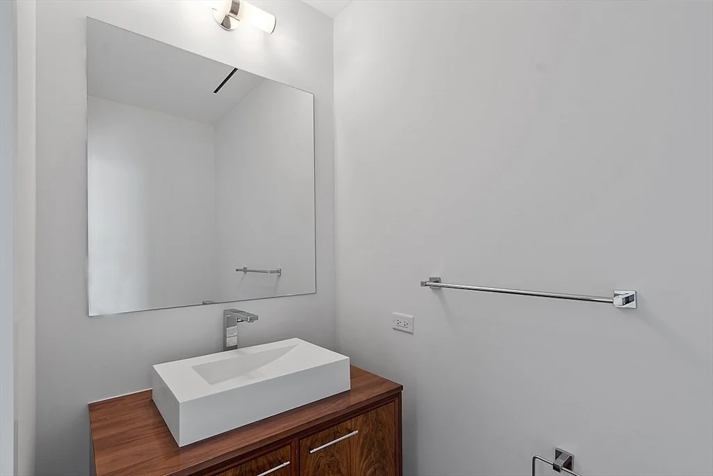 1 Dalton St, Back Bay