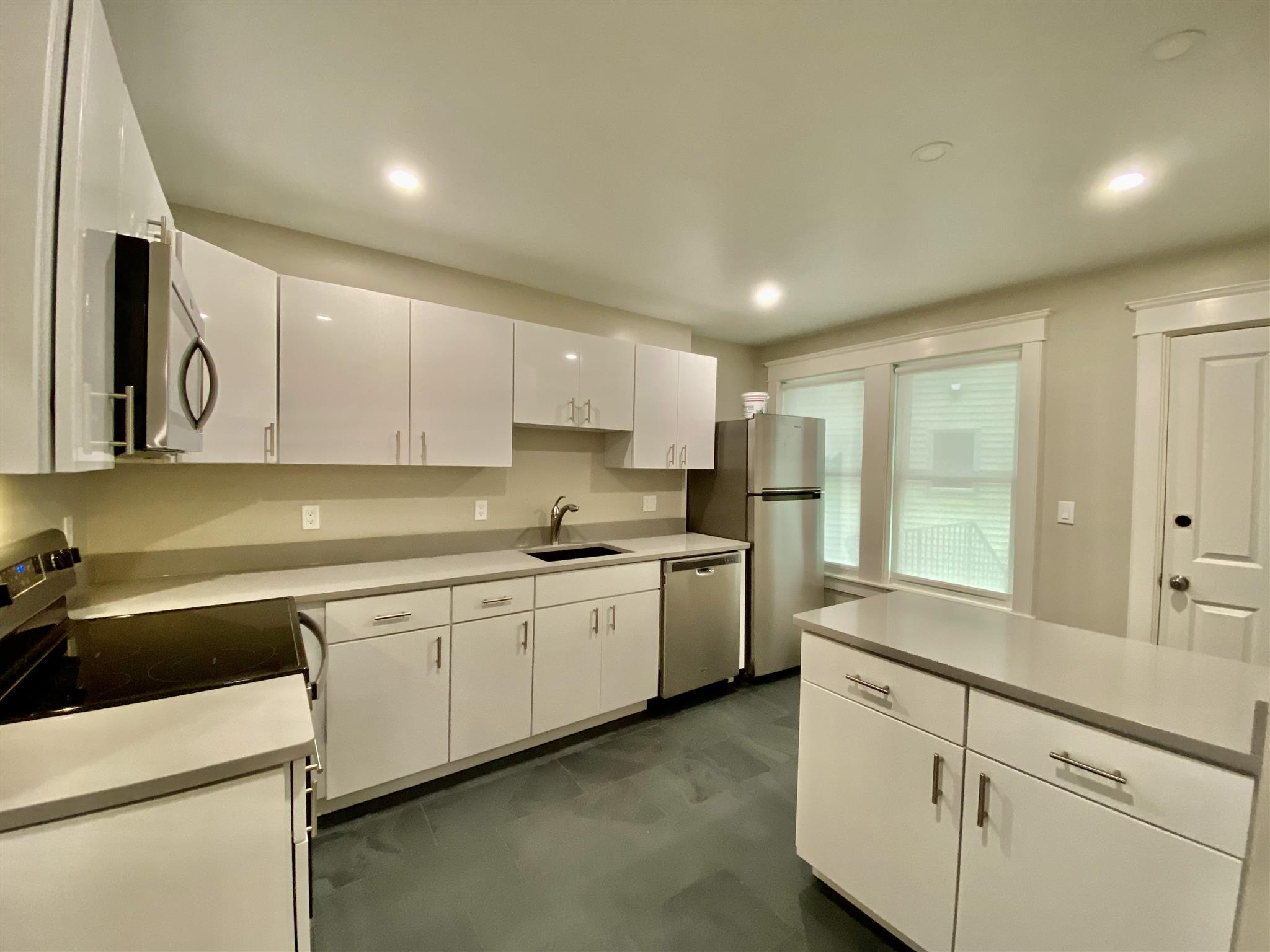 3.5 bed, 1 bath apartment for rent at 33 Portsmouth St Unit 3, Kendall Square