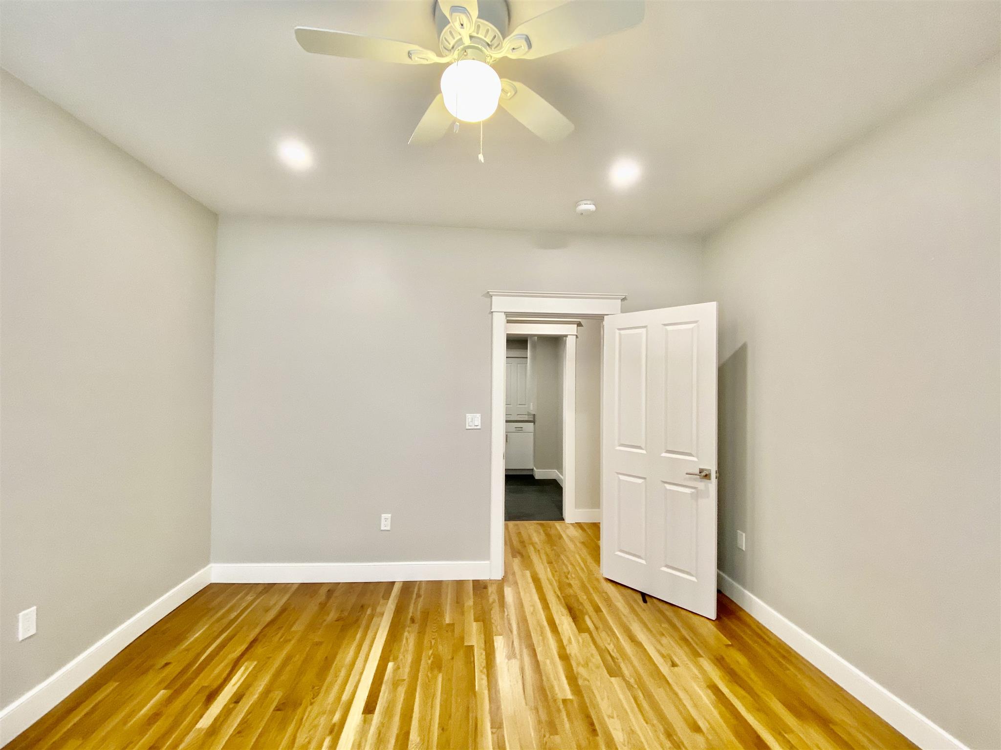 3.5 bed, 1 bath apartment for rent at 33 Portsmouth St Unit 3, Kendall Square — photo 7 of 13
