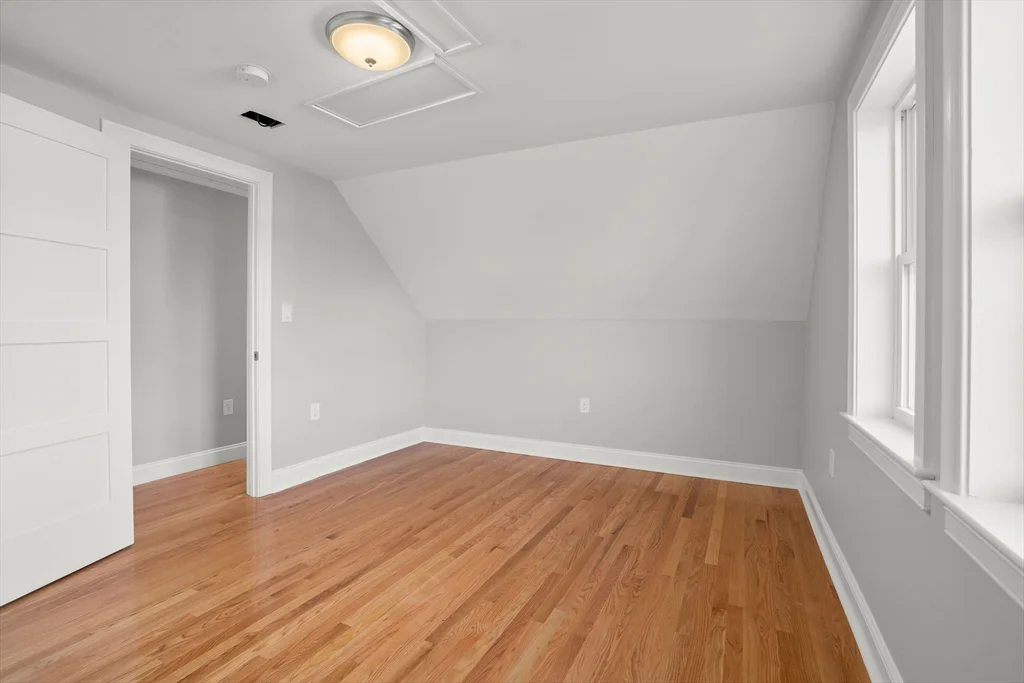 1 Orient Ave, Everett