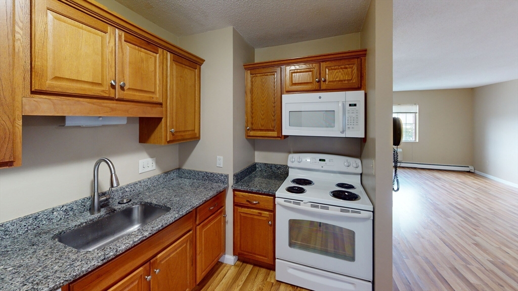 474 Broadway, Magoun Square