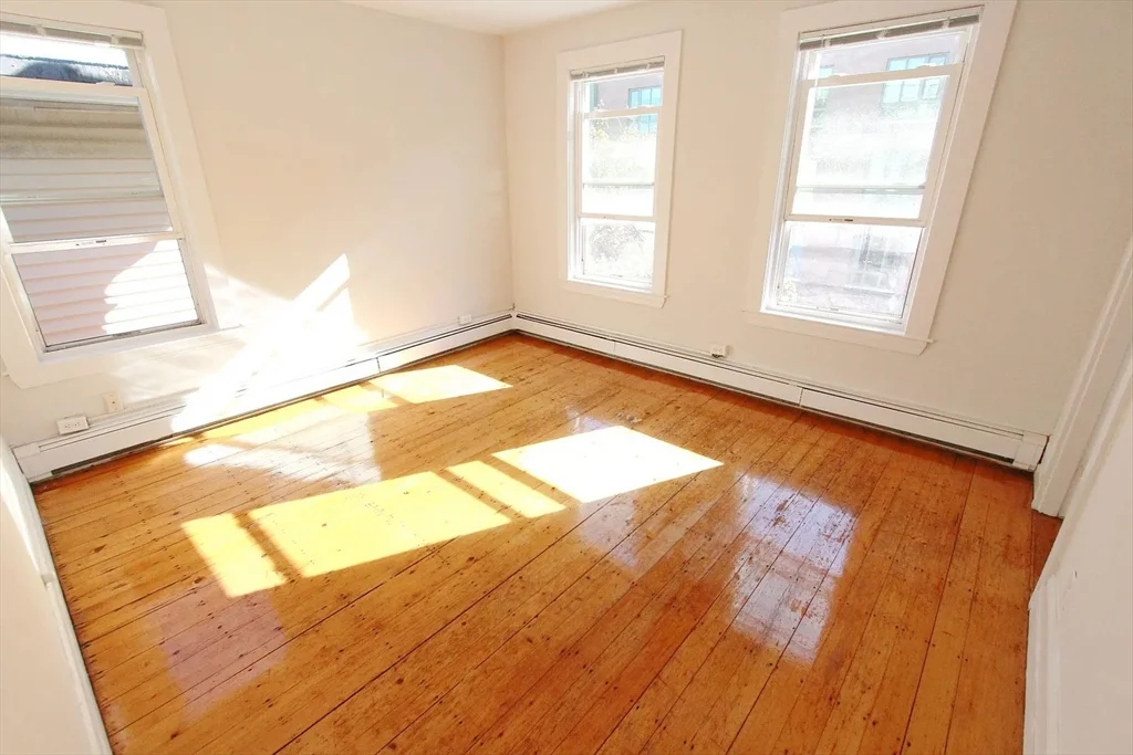 159 Cambridge St, East Cambridge