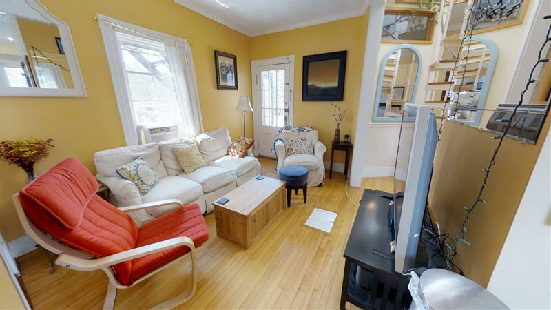 8 Claremon St, Teele Square