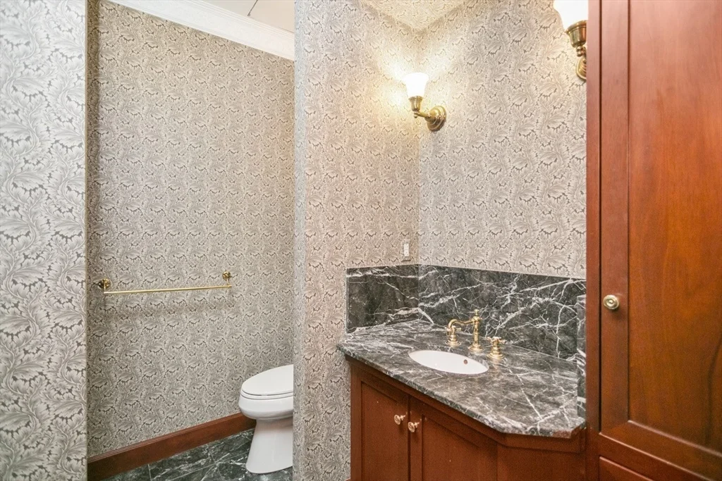 404 Beacon St, Back Bay