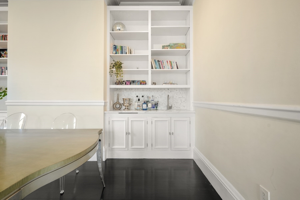 285 Clarendon St, Back Bay