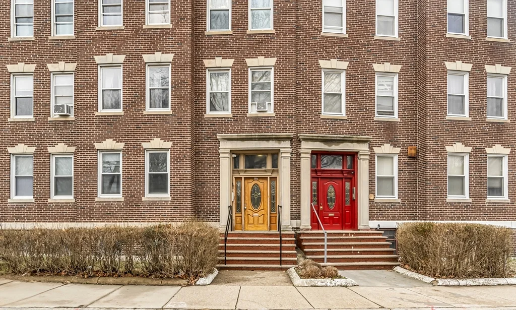 86 Winthrop St, Roxbury