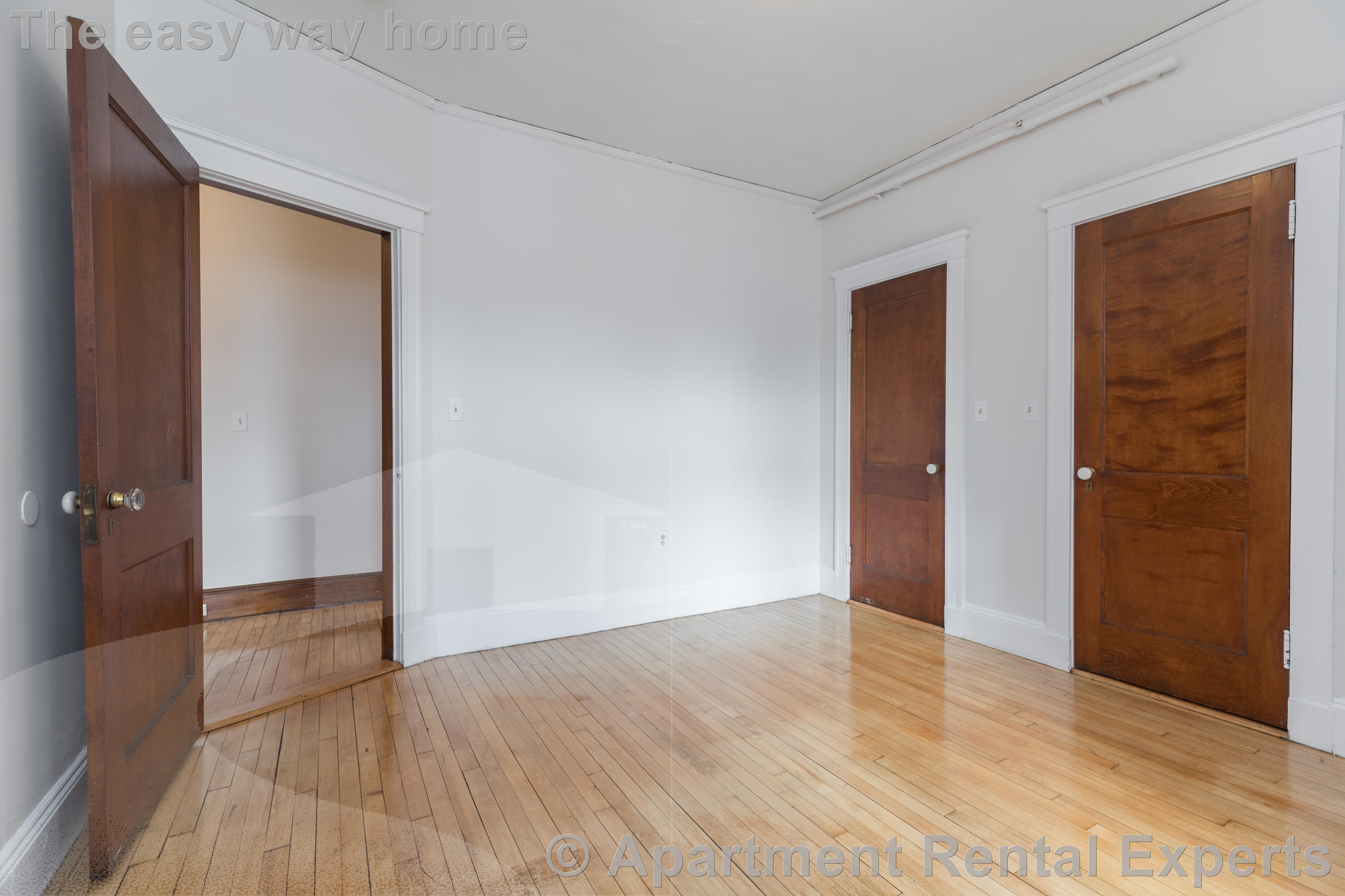 11 Linnaean St, Neighborhood Nine