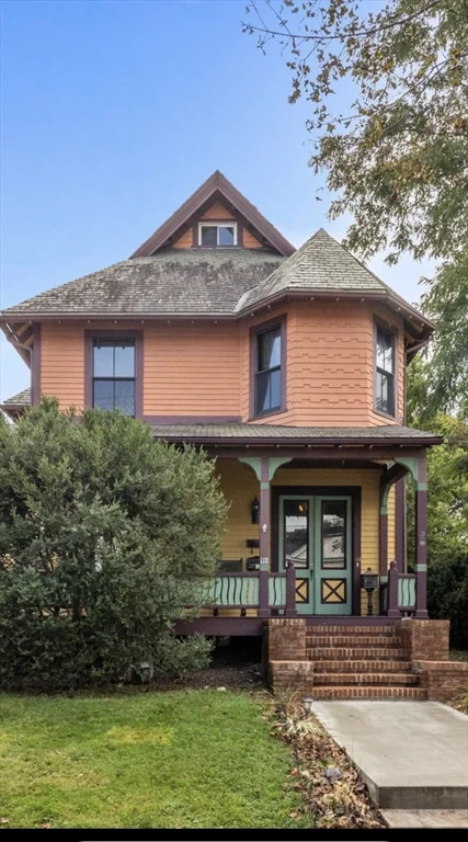 118 Elm St, Marlborough