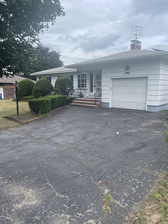 49 Rollins St, Lawrence