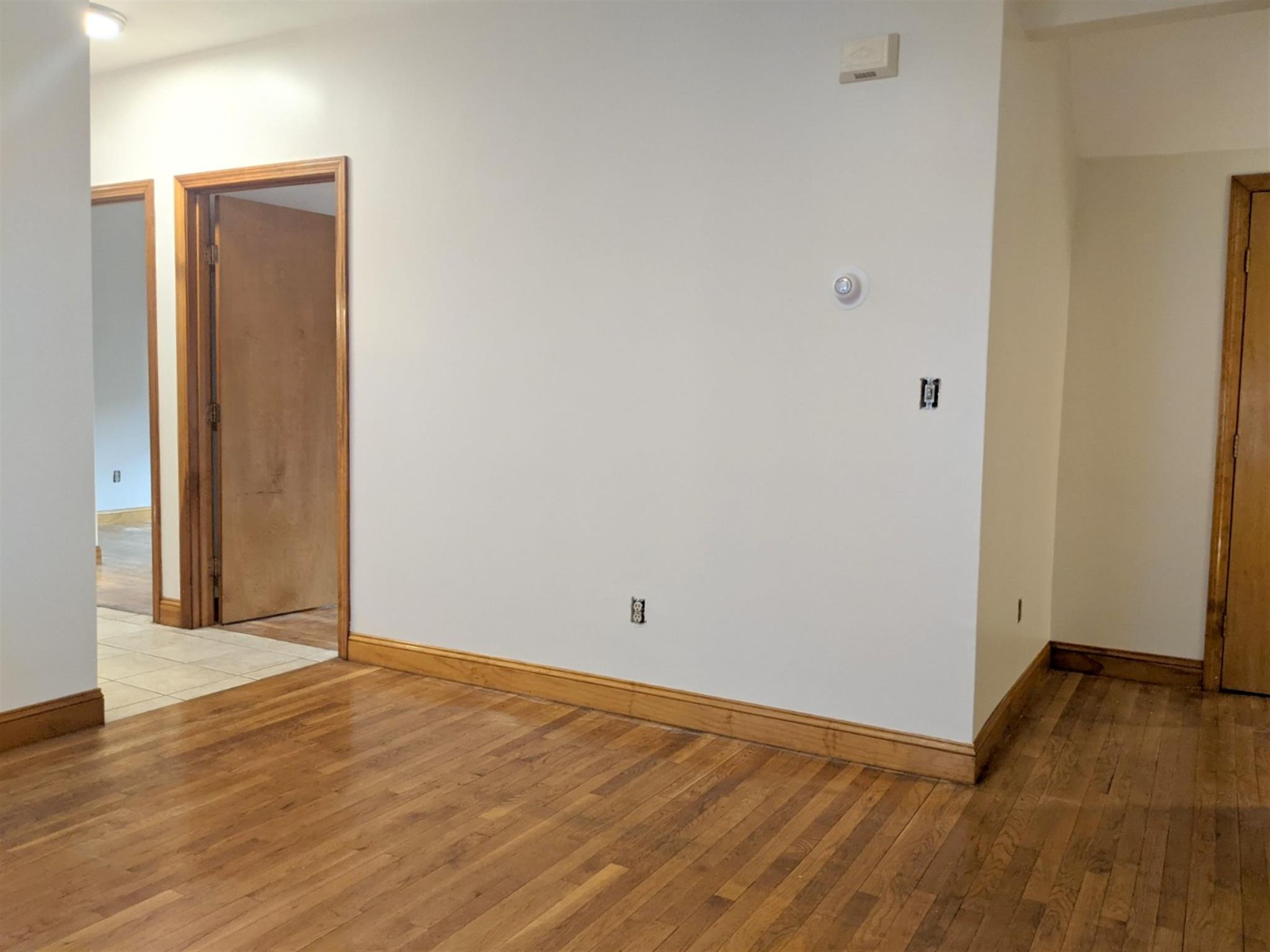 3 bed, 1 bath apartment for rent at 12 Fenwick St Unit 12, Magoun Square — photo 10 of 17