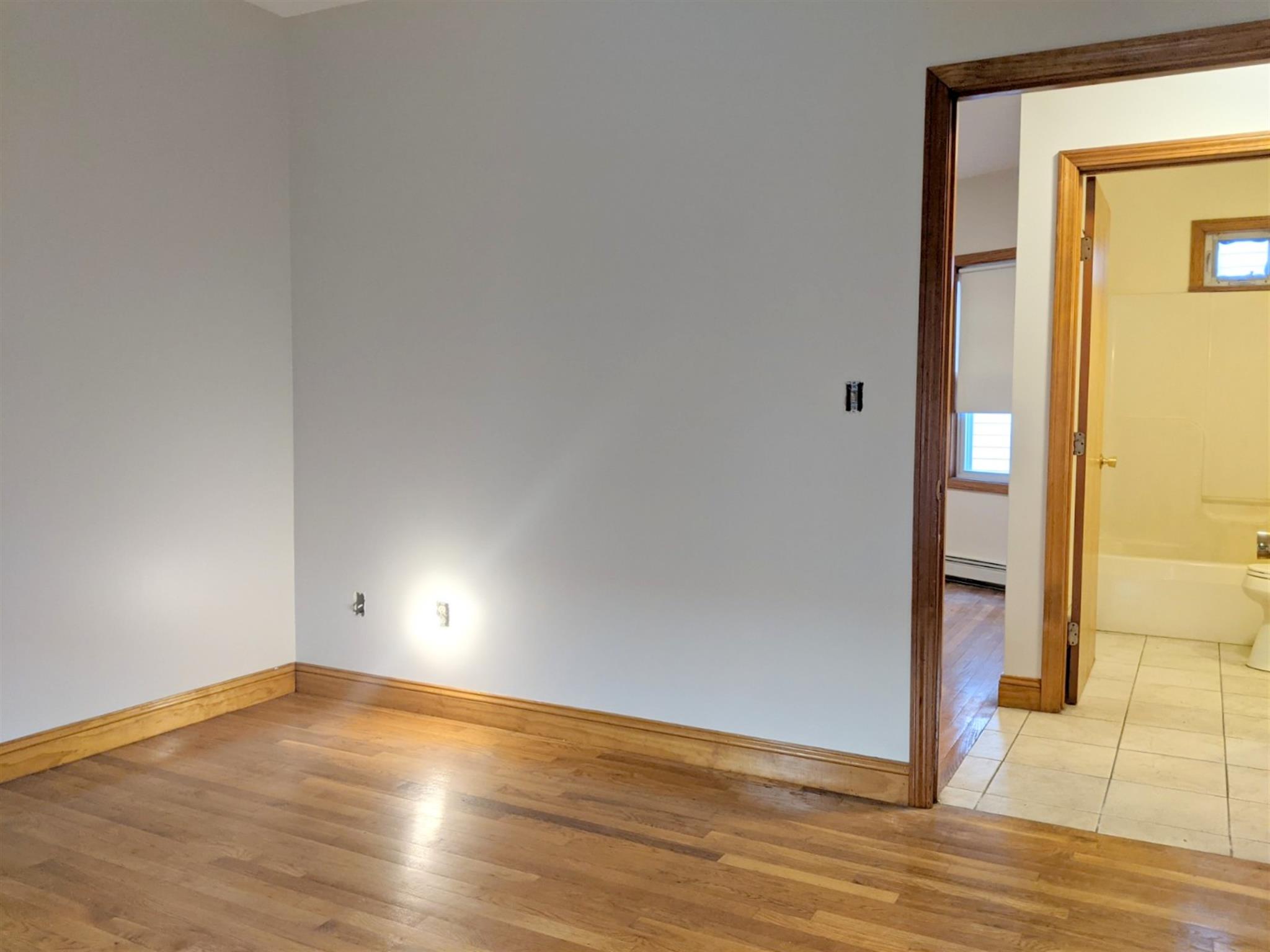 3 bed, 1 bath apartment for rent at 12 Fenwick St Unit 12, Magoun Square — photo 12 of 17