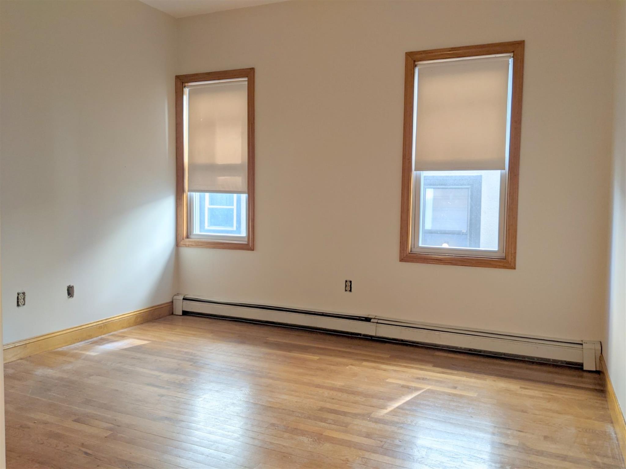 3 bed, 1 bath apartment for rent at 12 Fenwick St Unit 12, Magoun Square — photo 13 of 17