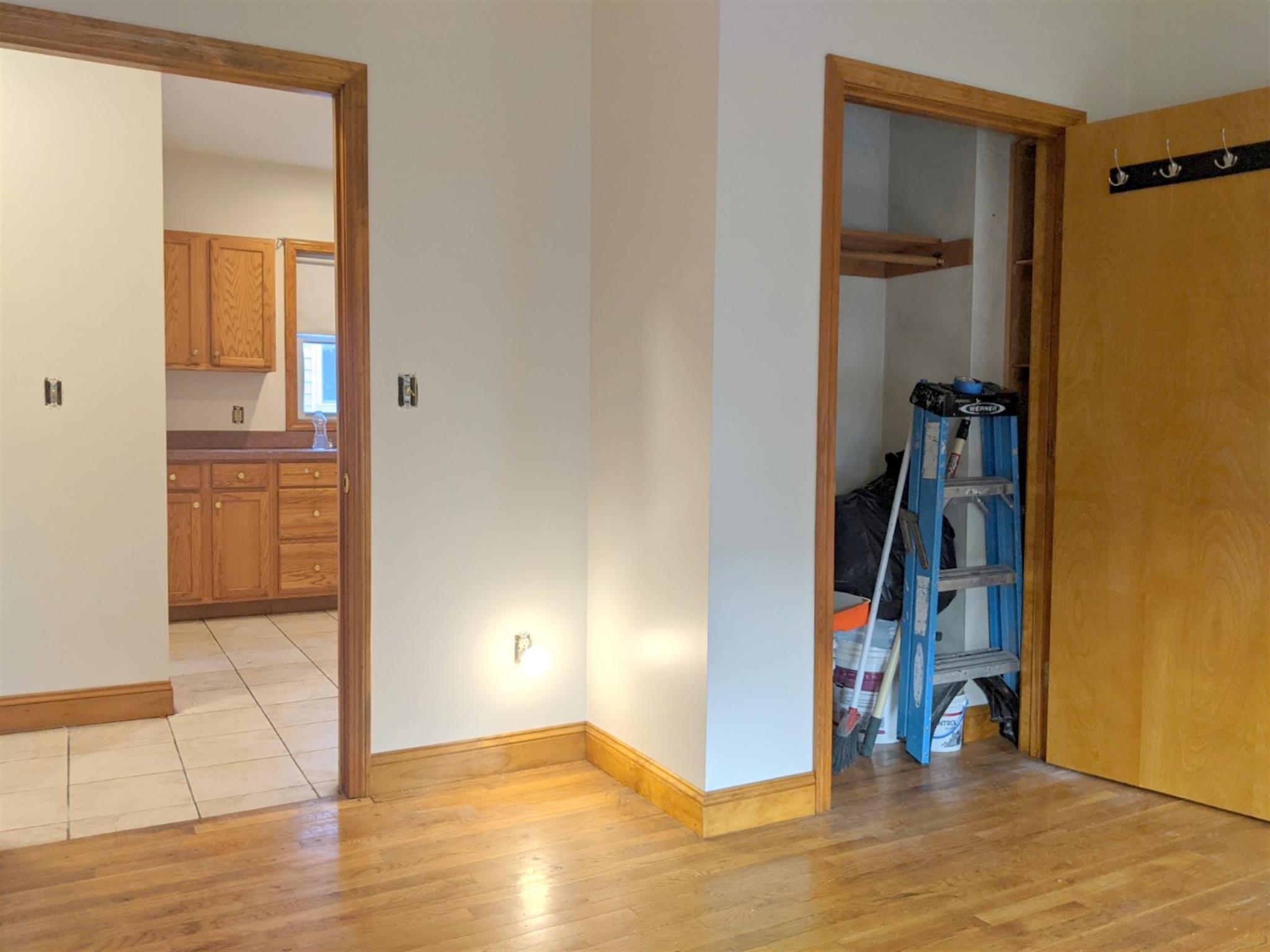 3 bed, 1 bath apartment for rent at 12 Fenwick St Unit 12, Magoun Square — photo 14 of 17