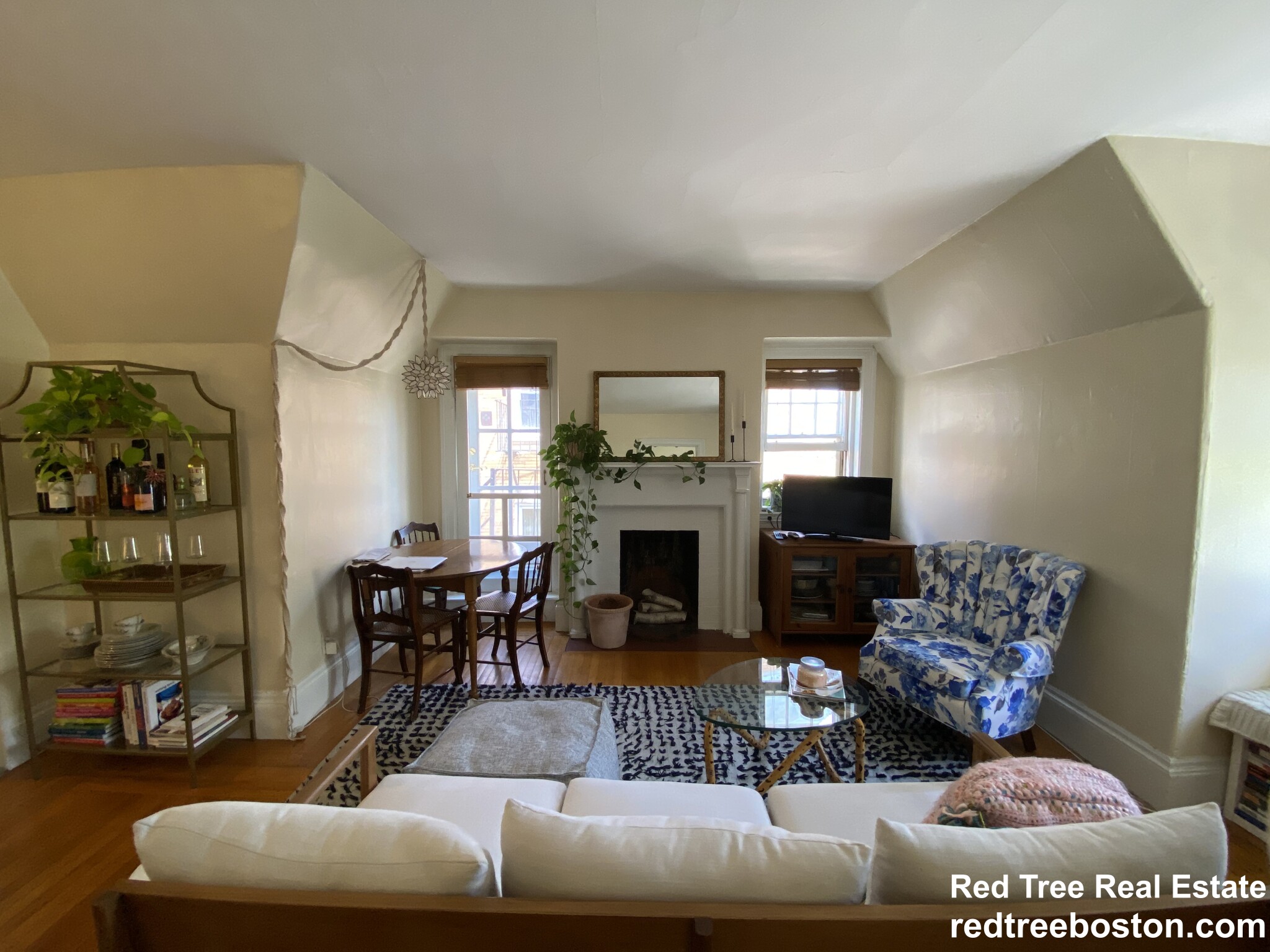 1748 Beacon St, Brookline