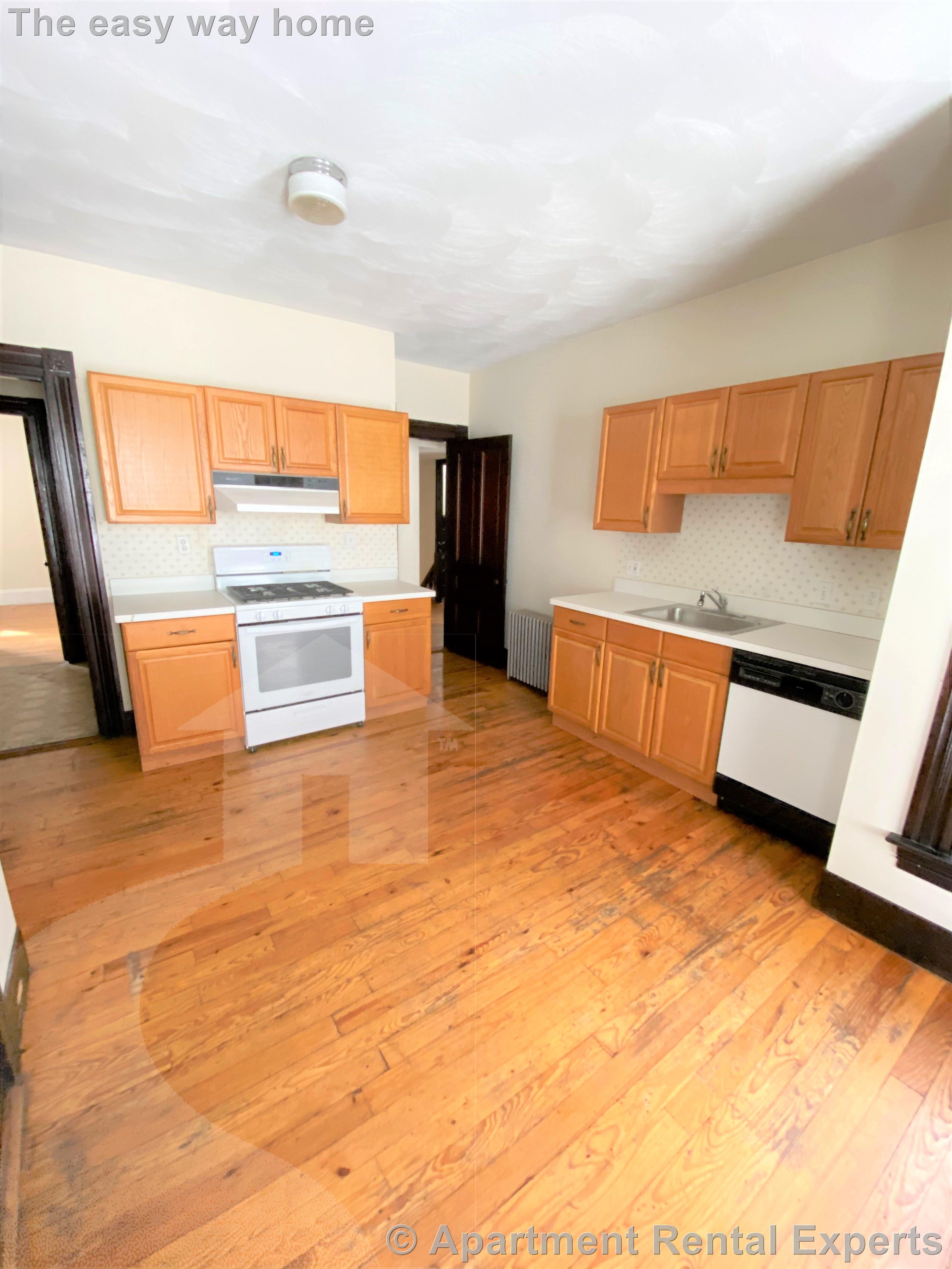 211 Holland St, Davis Square