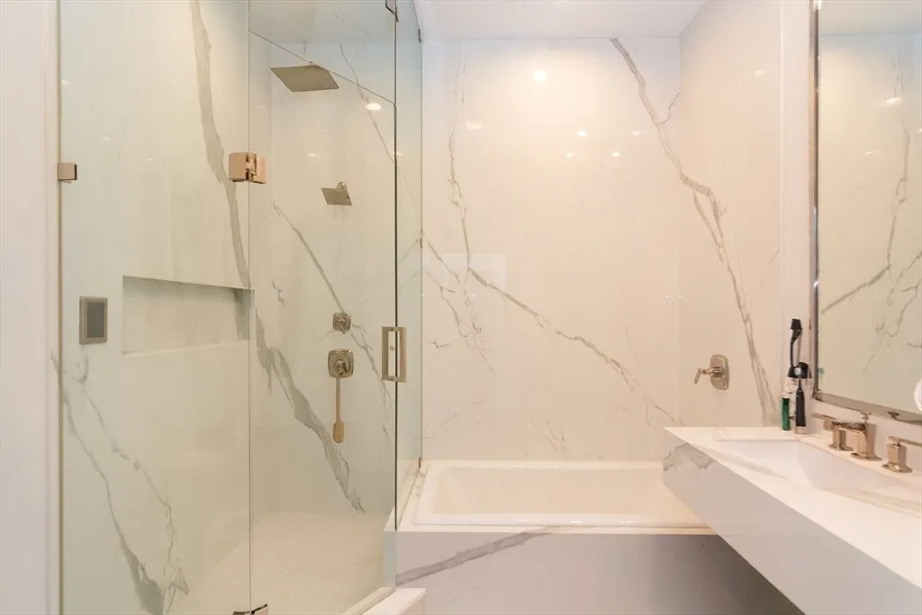 288 Commonwealth Ave, Back Bay