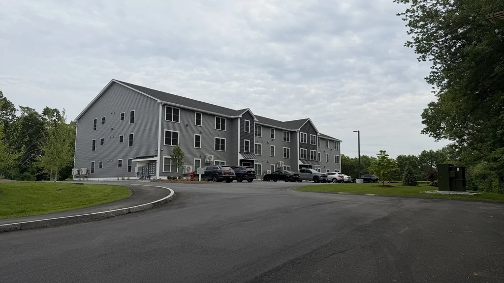 251 Sladen St, Dracut