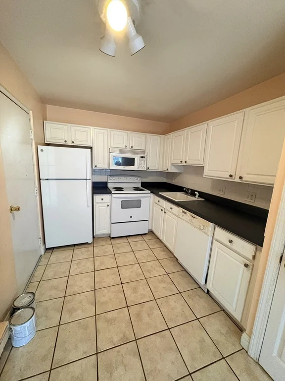 326 Broadway, Winter Hill