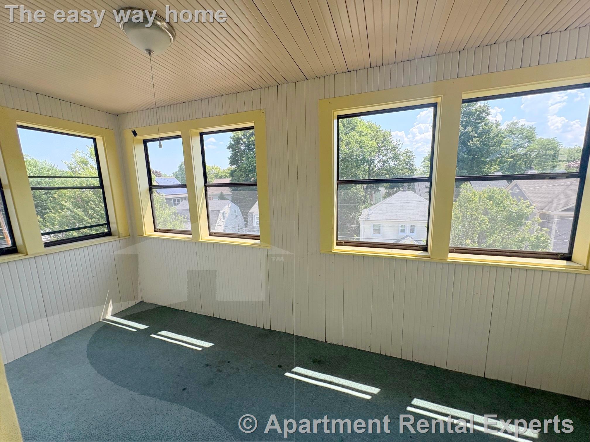 50 Oxford Ave, Belmont Line