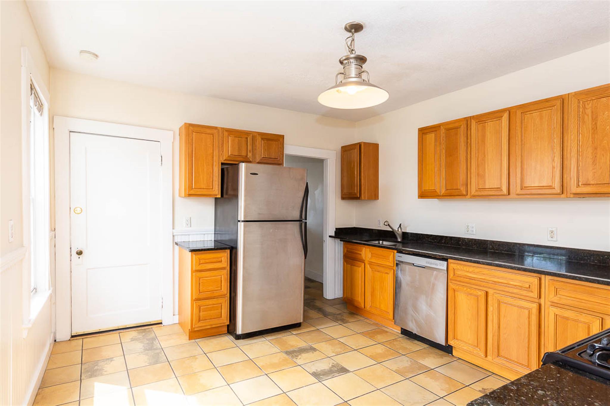 4 bed, 2 bath apartment for rent at 600 Broadway Unit 3, Ball Square — photo 4 of 15