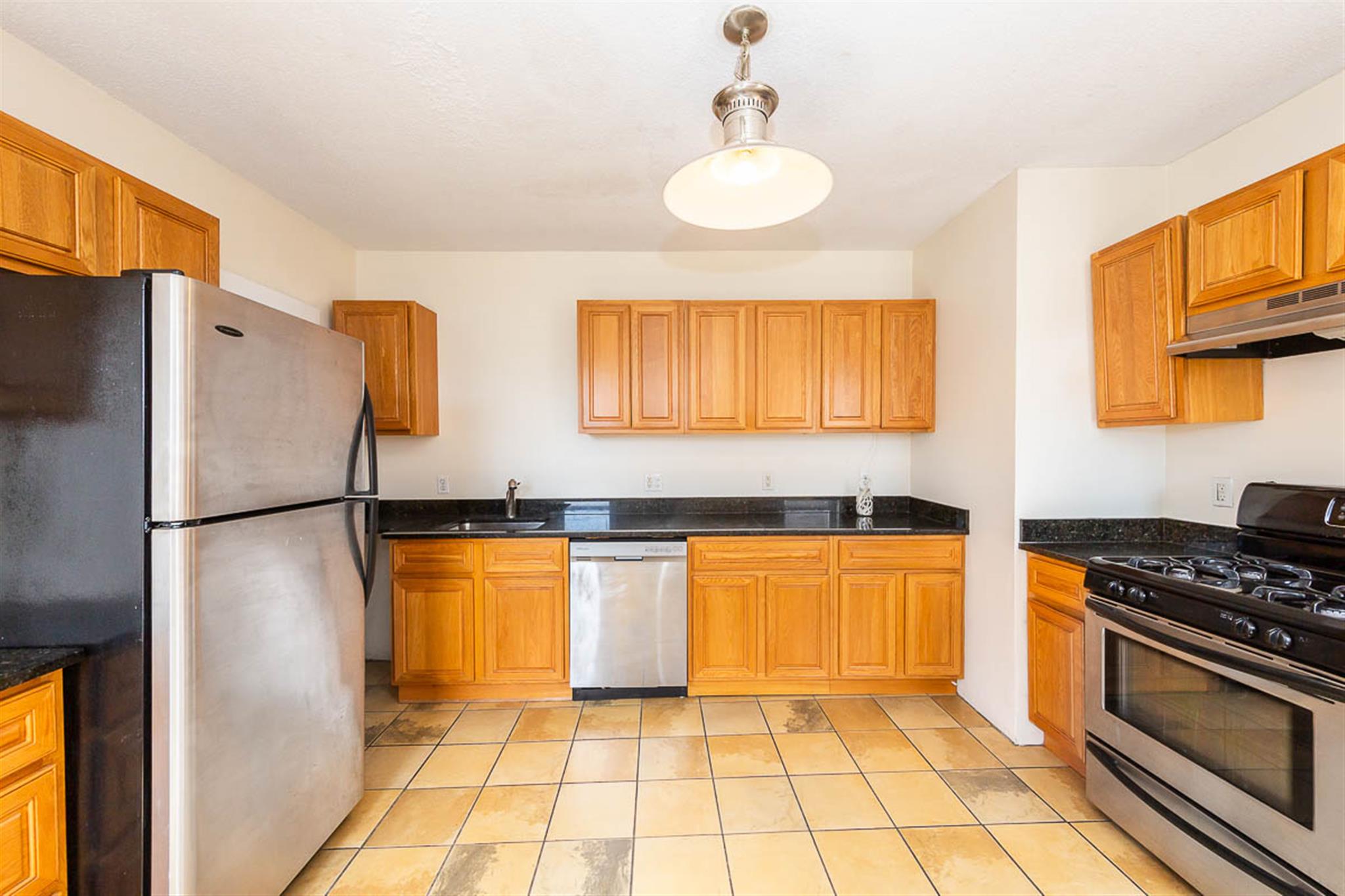 4 bed, 2 bath apartment for rent at 600 Broadway Unit 3, Ball Square — photo 3 of 15